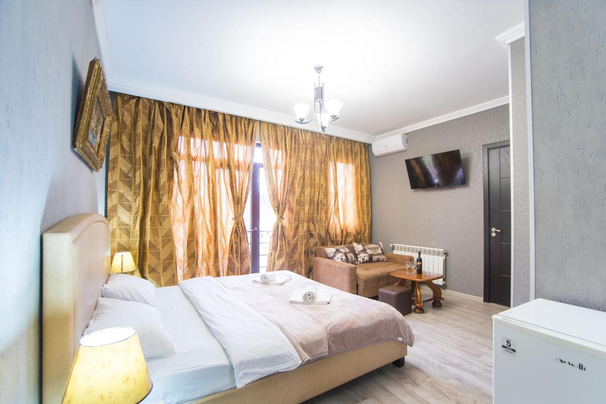Hotel Terrace House Near Opera Tbilisi Esterno foto